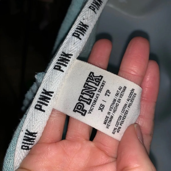 Pink Victoria secret sweater - Picture 4 of 4